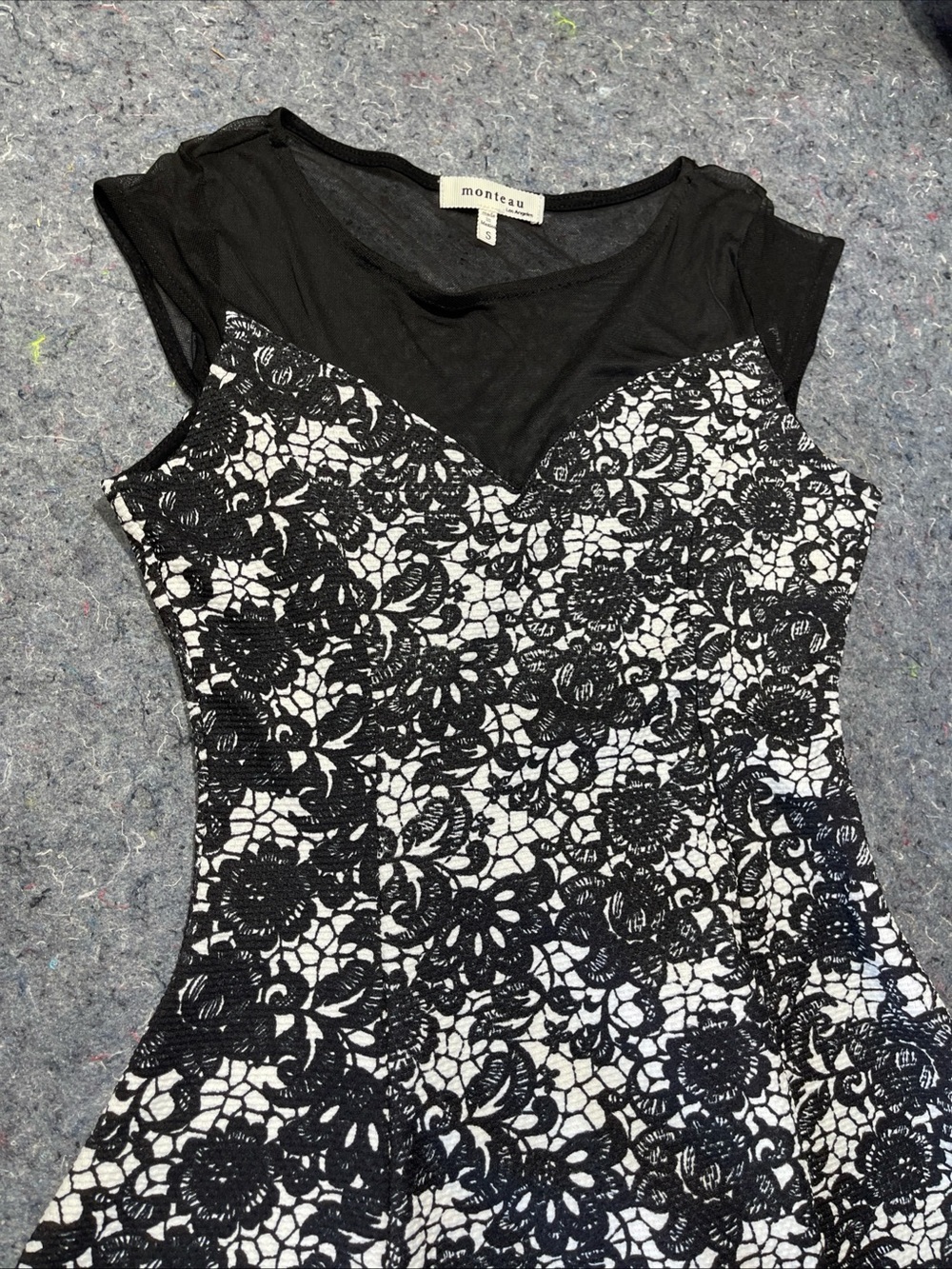 Monteau Black and White Lace Overlay Cap-Sleeve Tunic